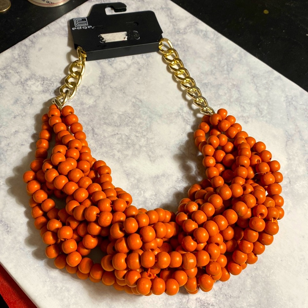Statement piece edge necklace